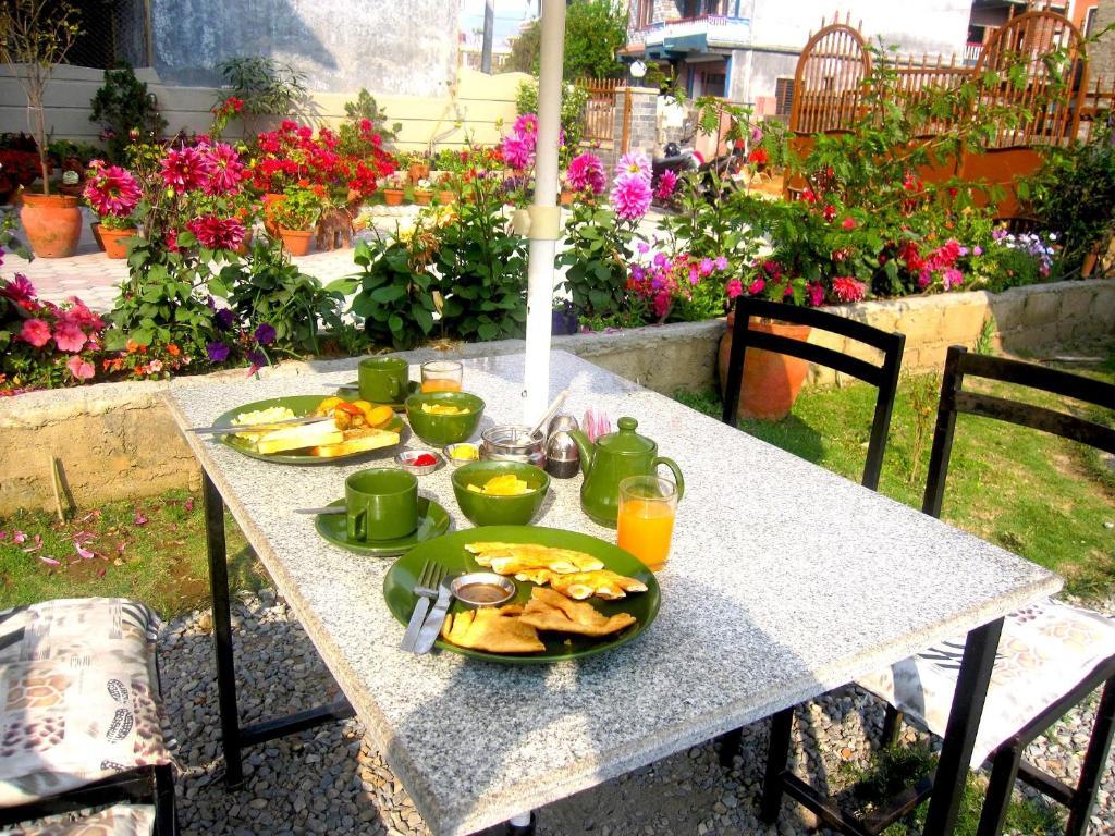 Hotel Orchid Покхара Екстер'єр фото
