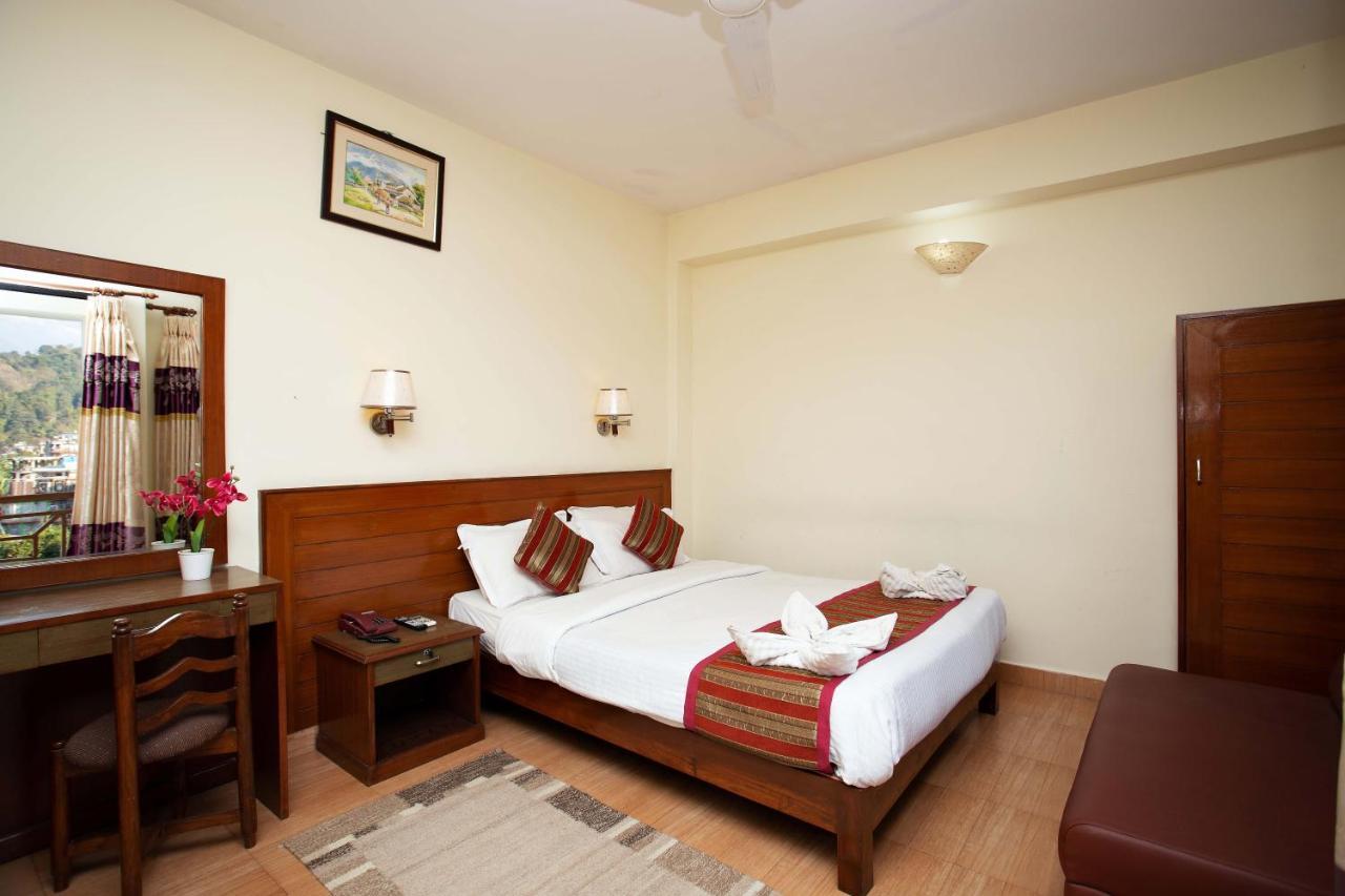 Hotel Orchid Покхара Екстер'єр фото