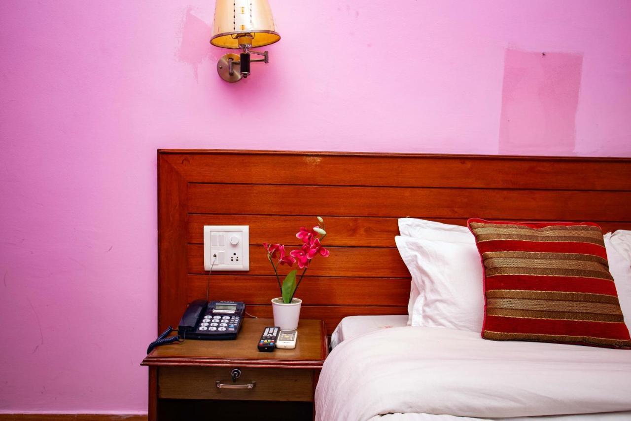 Hotel Orchid Покхара Екстер'єр фото
