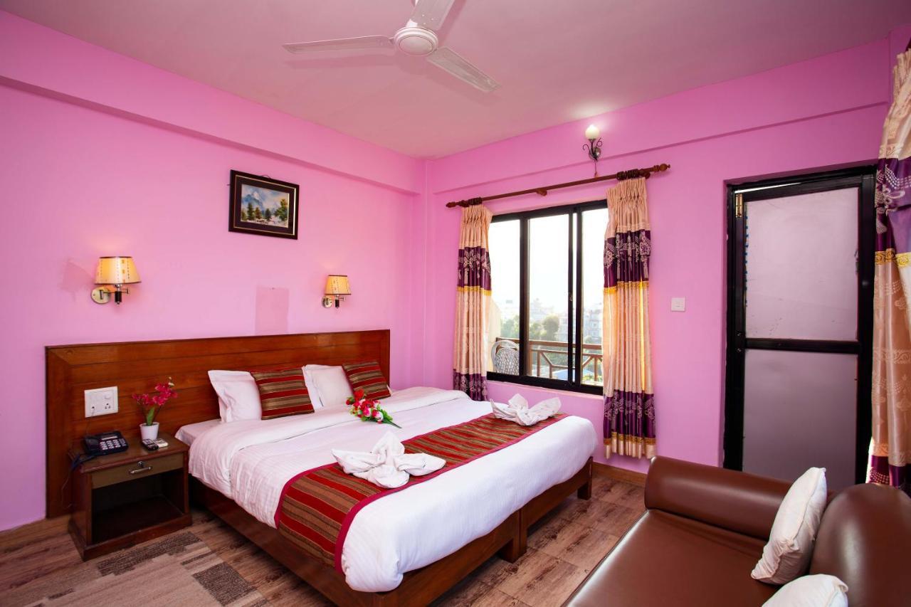 Hotel Orchid Покхара Екстер'єр фото